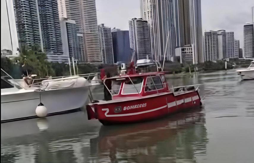 Bomberos extienden al mar la búsqueda de menor arrastrado por corriente en Veranillo