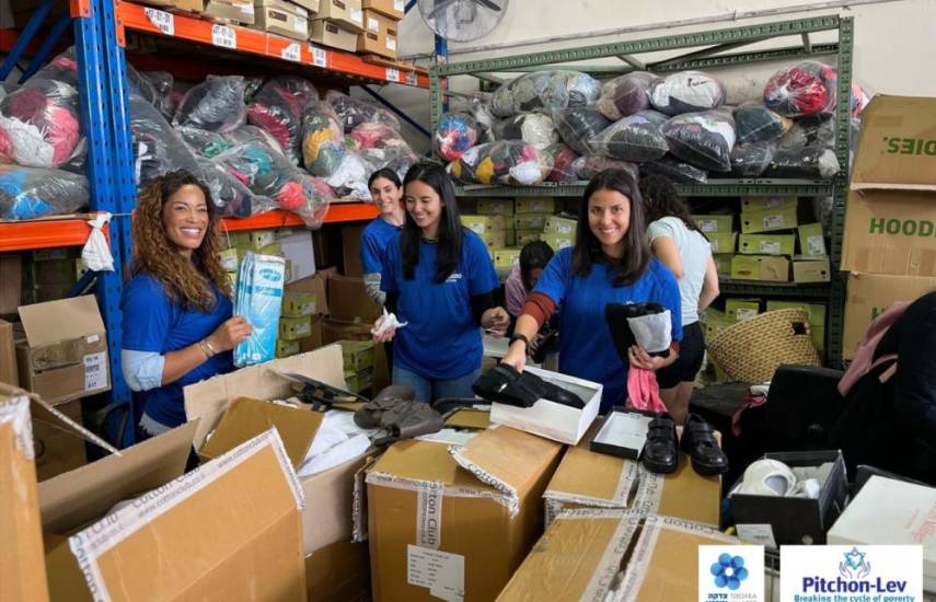 Embajadores llevan ayuda a familias de escasos recursos en Israel