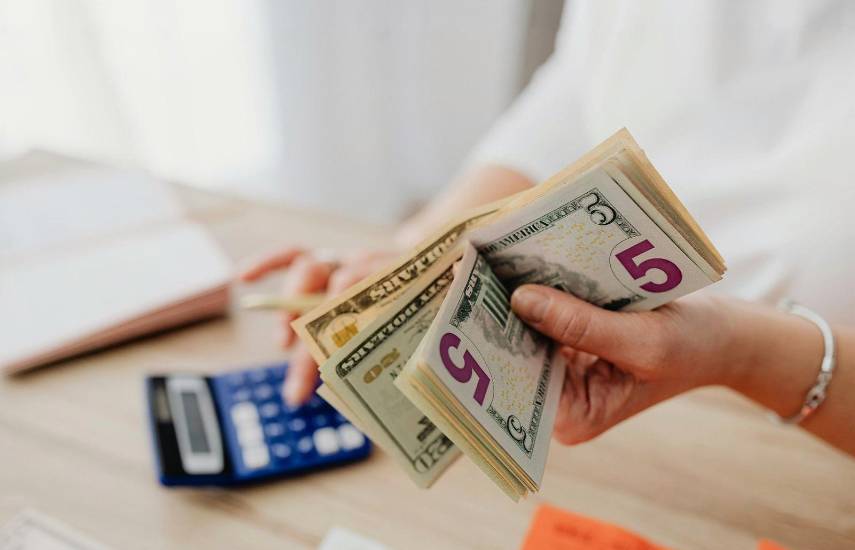 Respaldan plan de la Caja de Ahorros para impulsar obras