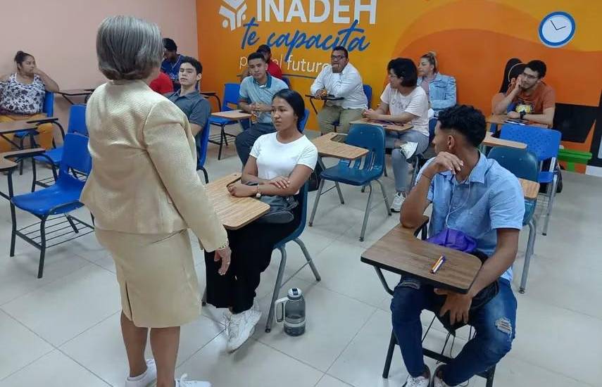 Escuelas, universidades e institutos de formación reanudan clases