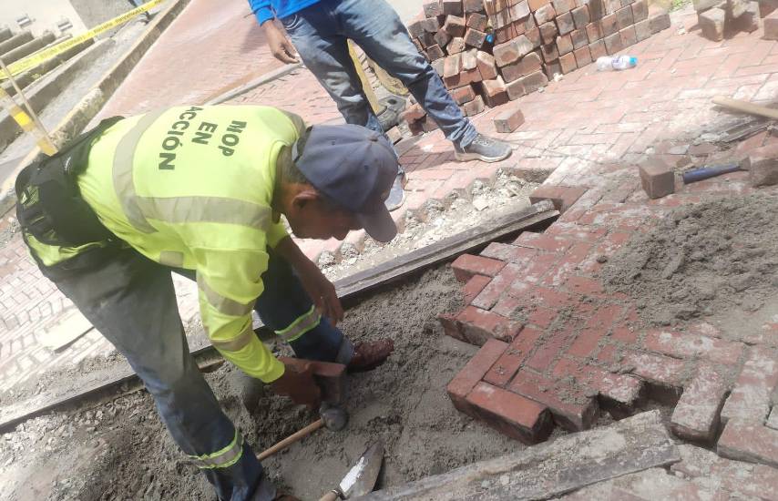 Estudian plan para rehabilitar las calles del Casco Antiguo