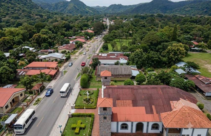 Denuncian demoras en la ruta hacia El Valle de Antón