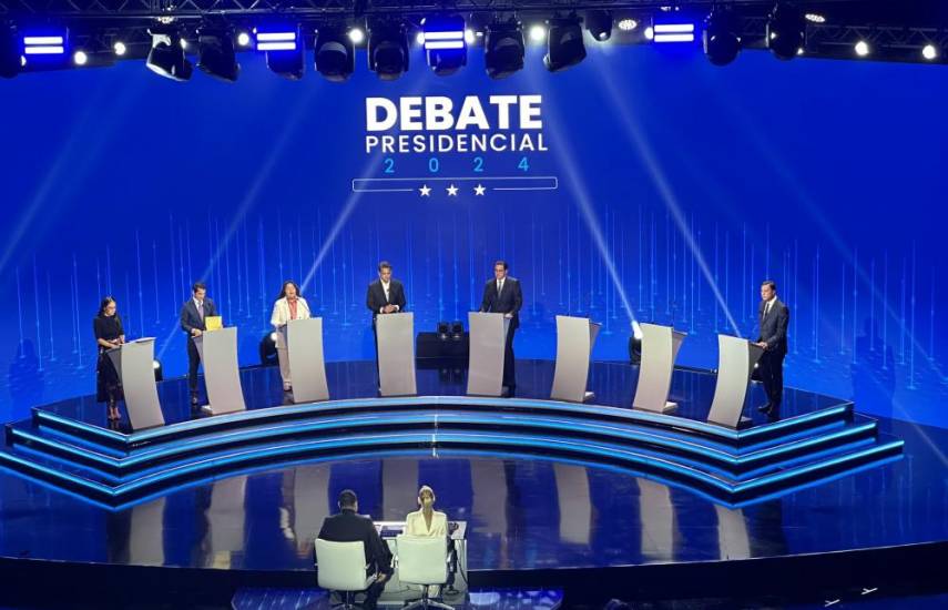 CÁMARA DE COMERCIO | Seis de los ocho candidatos en la sede del tercer y último debate en Atlapa.