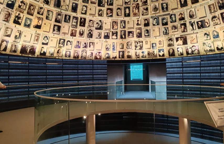 Memoria de piedra y dolor: Un viaje al corazón de Yad Vashem