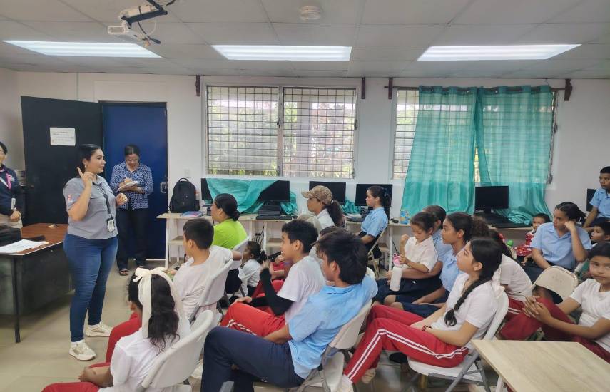 Minsa refuerza la prevención del consumo de tabaco y vapeadores en escuelas de Macaracas, en Los Santos