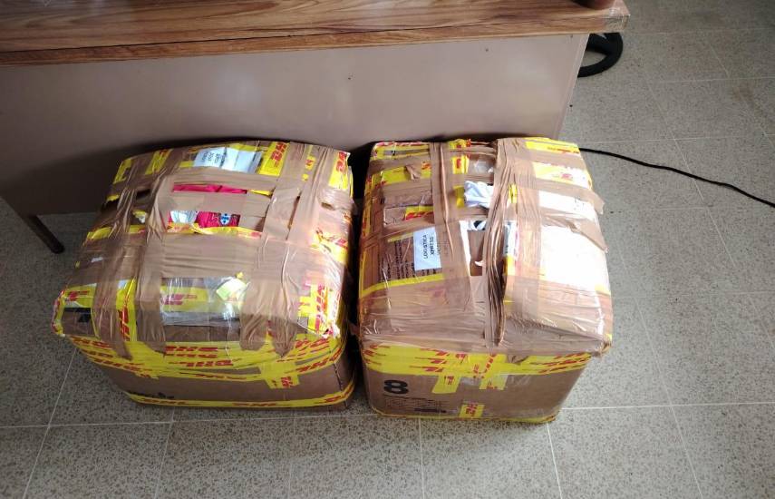 Aduanas retiene ropa deportiva presuntamente falsificada en puesto de control de Guabalá