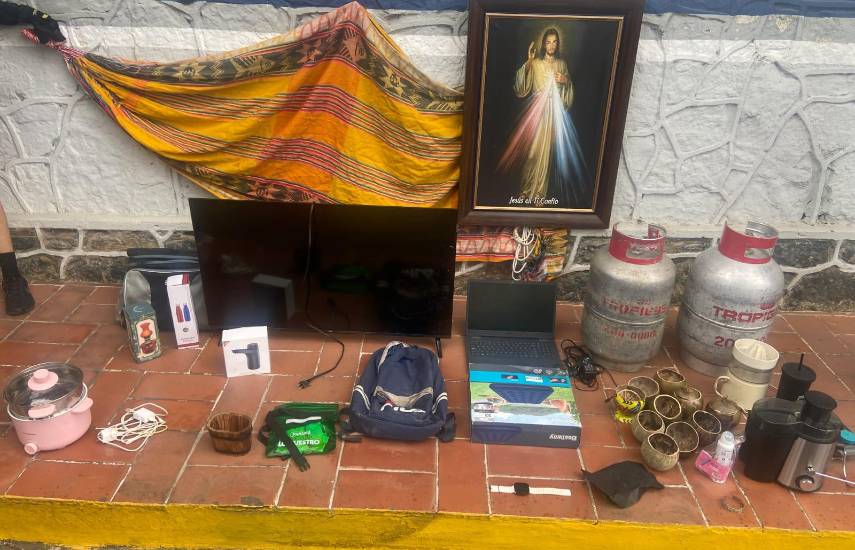 La Policía ubicó artículos de dudosa procedencia en cementerio de Las Tablas
