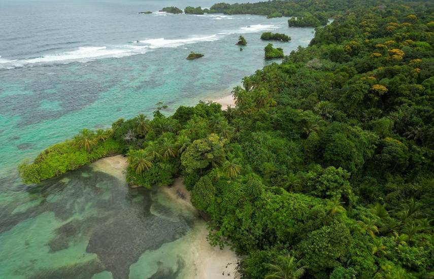 MiAmbiente permite la navegación de paso y la pesca de subsistencia con autorización en isla Escudo de Veraguas