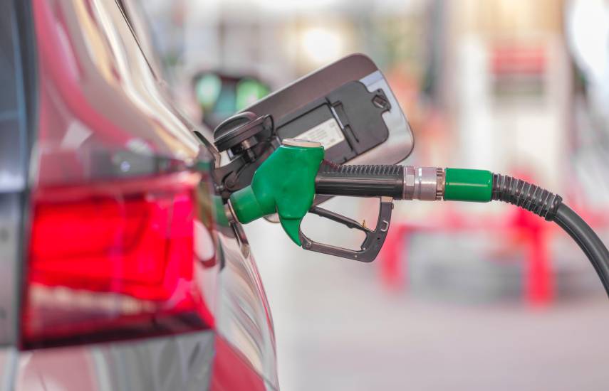 Precios de los combustibles disminuirán a partir del viernes