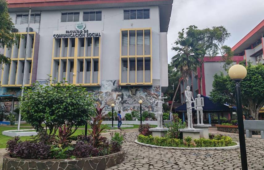 Rector Flores informa retraso en pago del bono de fin de año por trámite pendiente en el MEF