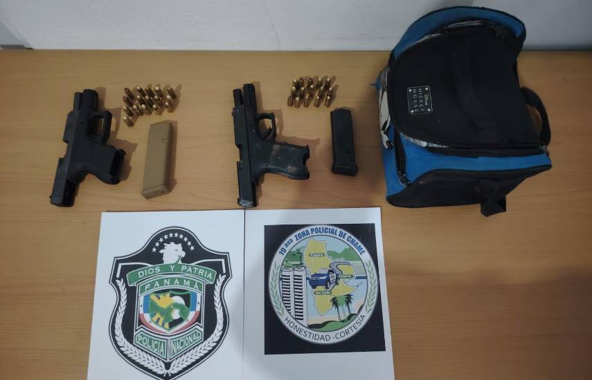 Policía recupera dos armas de fuego en la vía hacia Sorá de Chame