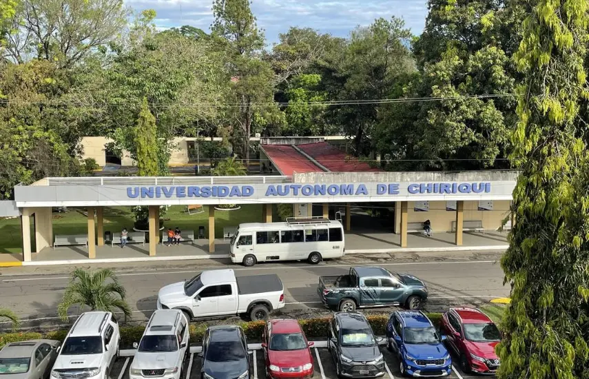 Diez candidatos que aspiran a ocupar la rectoría de la UNACHI