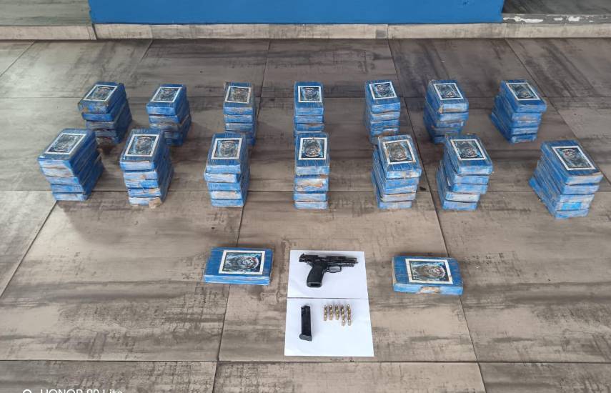 Policía detiene a 6 personas y decomisa droga tras operativo encubierto