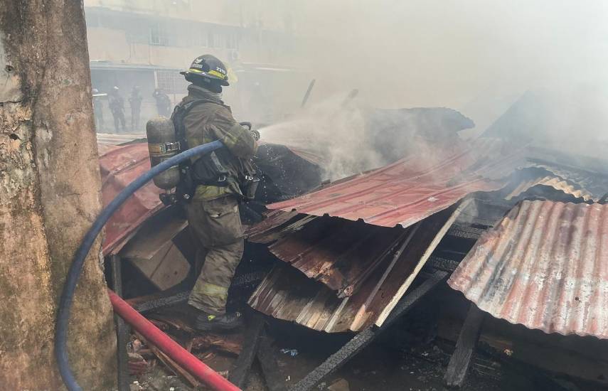 Incendio consume barraca en Curundú