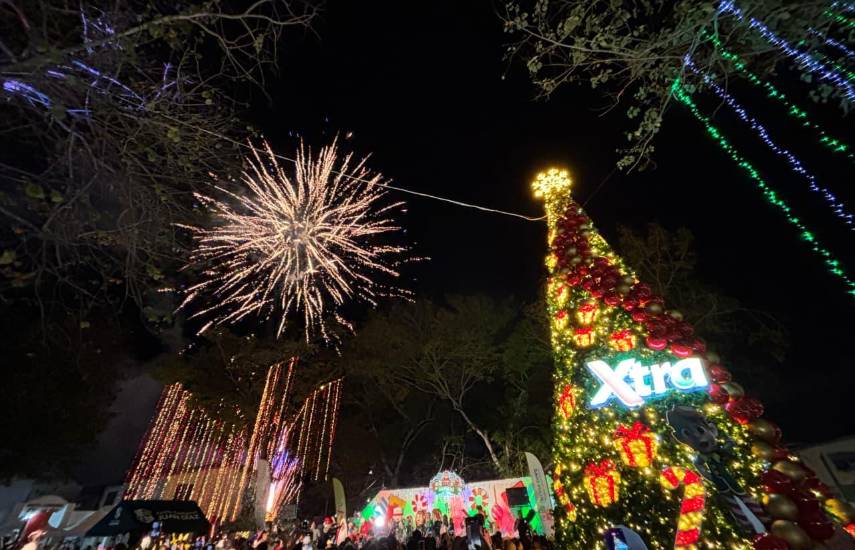 Supermercados Xtra enciende el espíritu navideño en el Parque Heliodoro Patiño en Juan Díaz