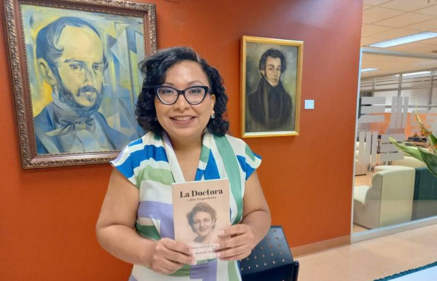 Periodistas destacan en la literatura