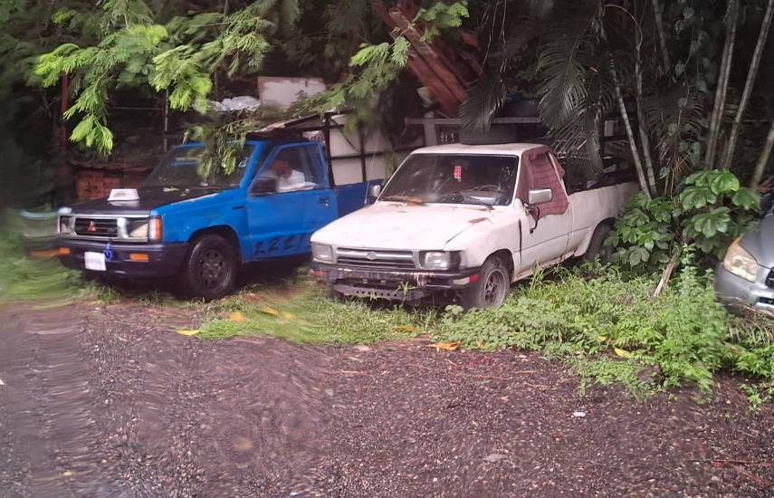 MiAmbiente retiene vehículo usado para tirar basura en sitio “inadecuado”