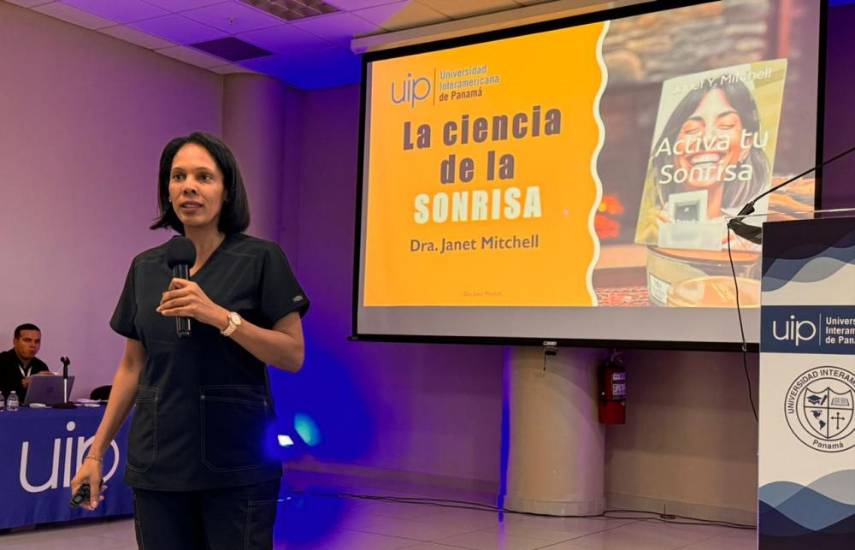 La Dra. Janet Mitchell lanza la obra literaria “Activa tu sonrisa”