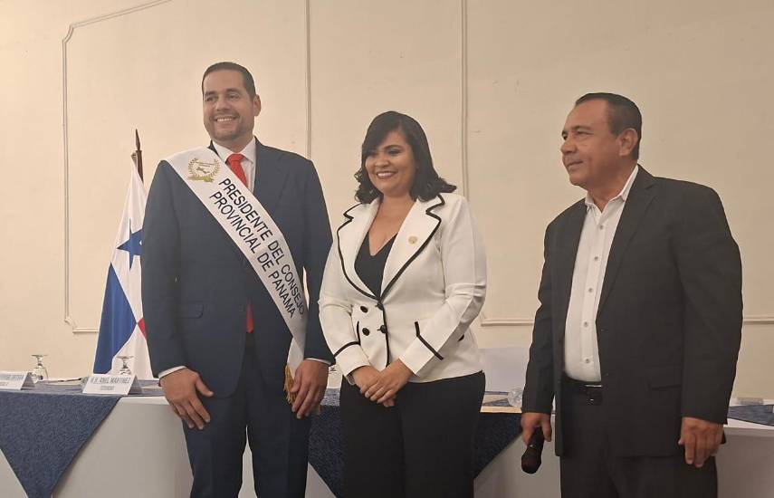 Janson asume la presidencia del Consejo Provincial de Panamá con un llamado a la unidad