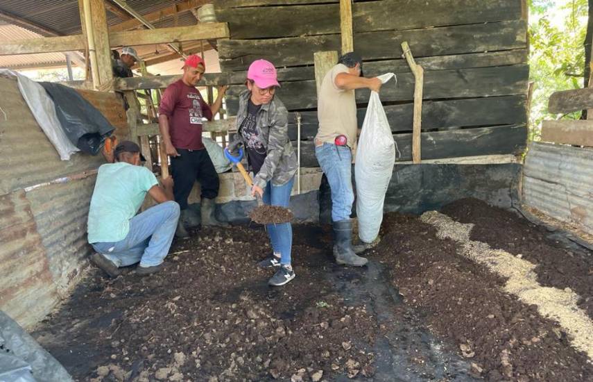 Emprendedora crea jabones para pacientes con lupus