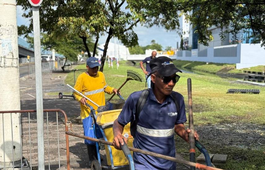 AguAseo propone flota 100% nueva para modernizar recolección de la residuos en Colón