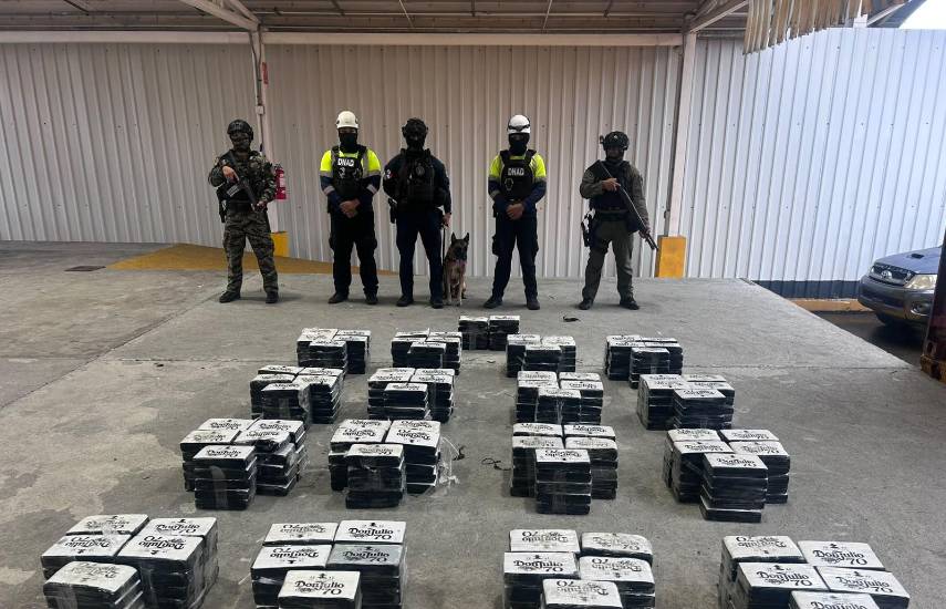 Incautan 413 paquetes con presunta droga en un puerto del Atlántico