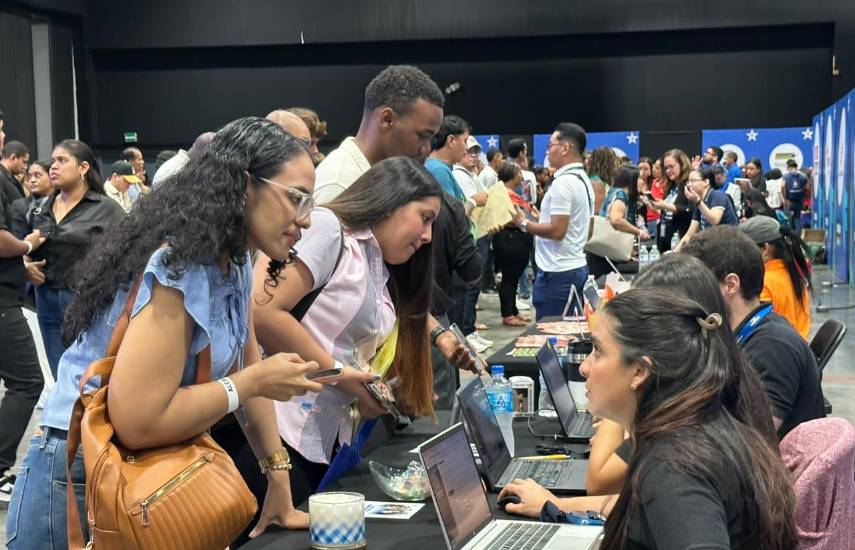 Miles asistieron a feria “Empleo 2.0” que continúa hoy en ATLAPA