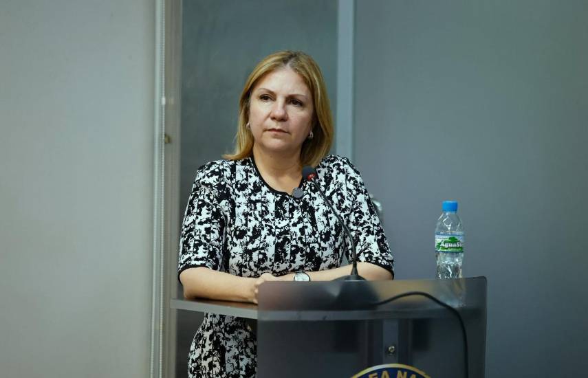 Ministra Montalvo defenderá su ley