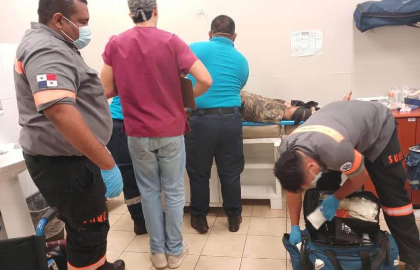 Atienden a hombre que cayó en las vías del Metro de Panamá en Los Andes