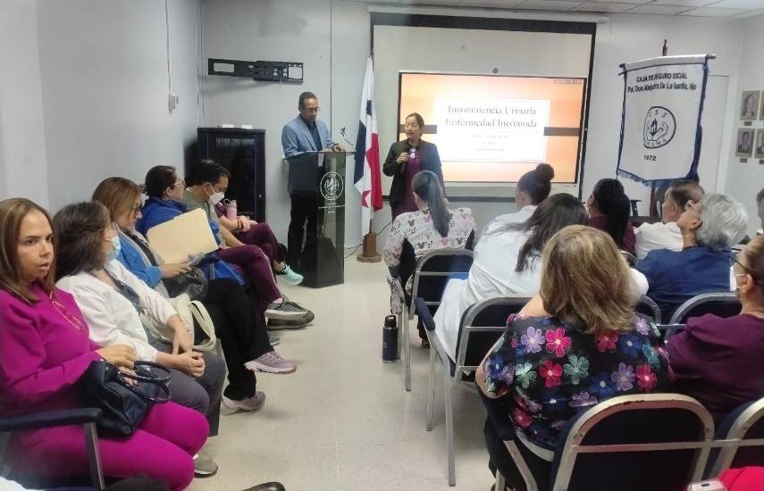 Especialista de la CSS dicta capacitación sobre evaluación temprana de la incontinencia urinaria