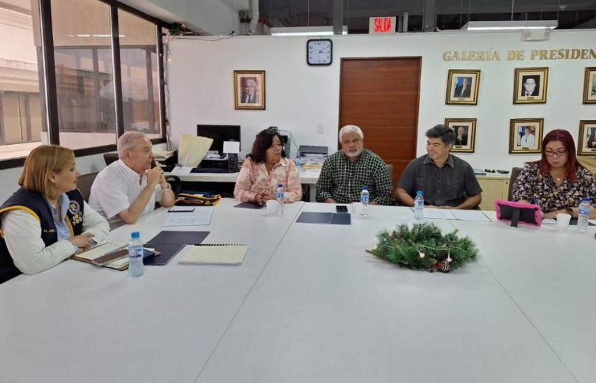 Delegados Electorales se reúnen con Maribel Gordón y Richard Morales