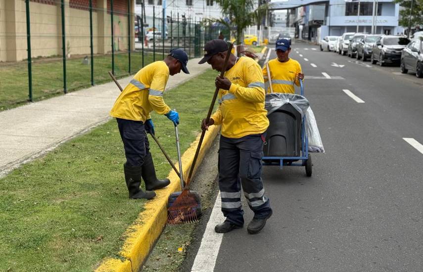 AguAseo propone flota 100% nueva para modernizar recolección de la residuos en Colón