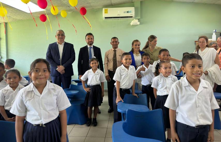 Alianza entre Naturgy y la Embajada de España fortalece la educación en Natá