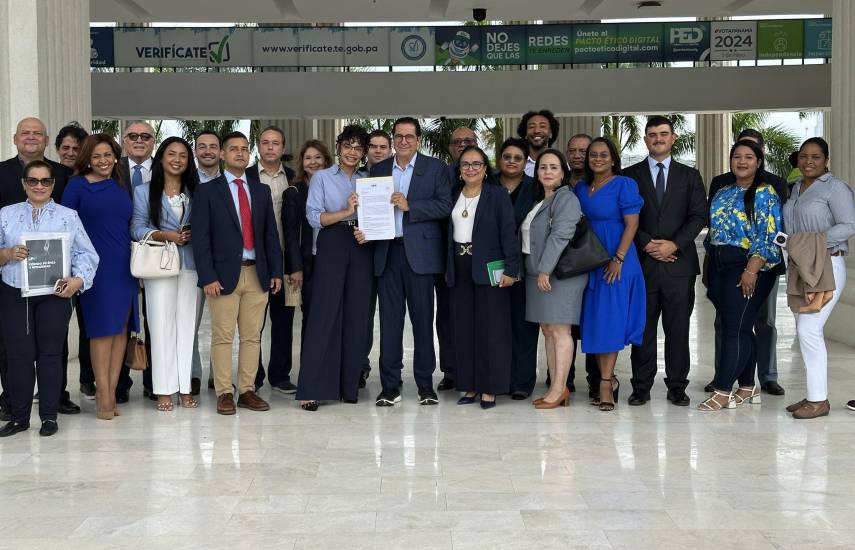 Tribunal Electoral reconoce a UNE como partido en formación y declara abierto el periodo de inscripción