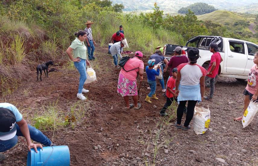Representante de San José de Cañazas lucha por un puente en el río San Antonio