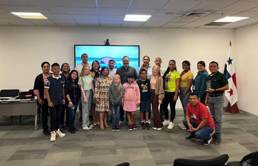 Joven de comunidad Nele Kantule gana el concurso “Madre Tierra”