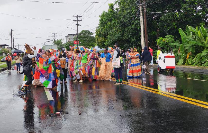 Juan Díaz celebra 113 años con desfile y tradiciones culturales