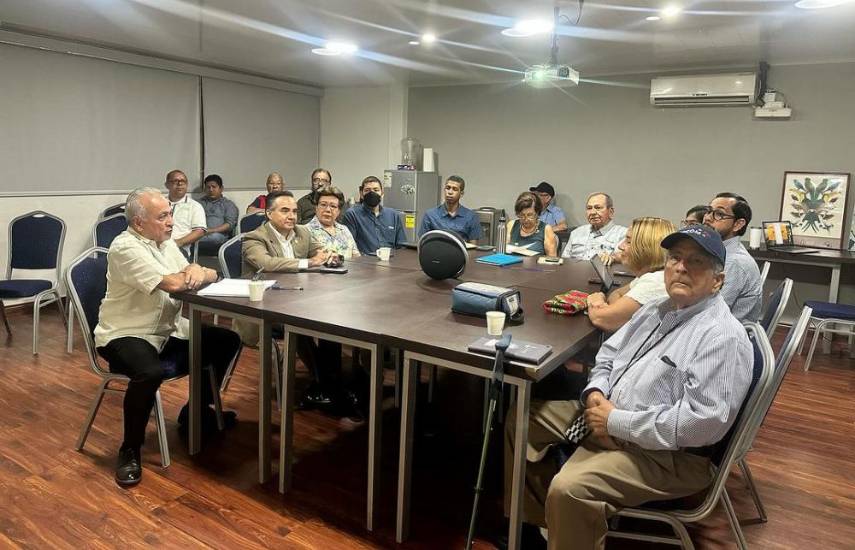 Crean comité para impulsar el tren Panamá-David