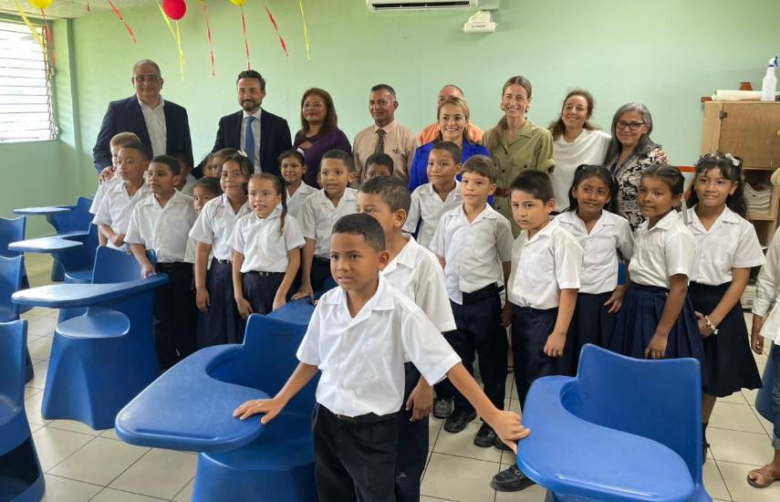 Escuela Bilingüe España, ubicada en Natá de los Caballeros.