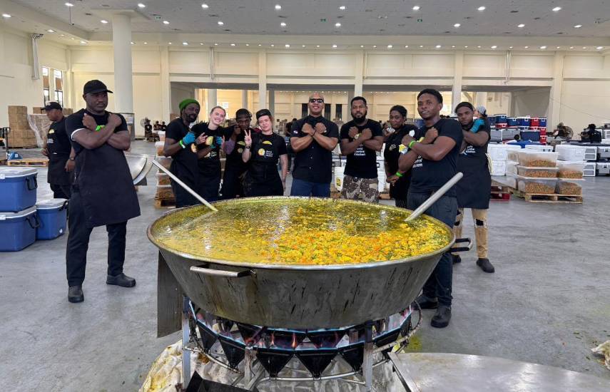 Cortesía | El panameño Isaac Villaverde junto a chefs de otras naciones.