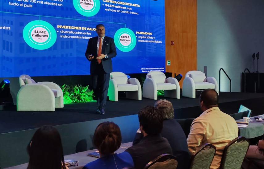 ML | Andrés Farrugia, gerente general de la Caja de Ahorros.