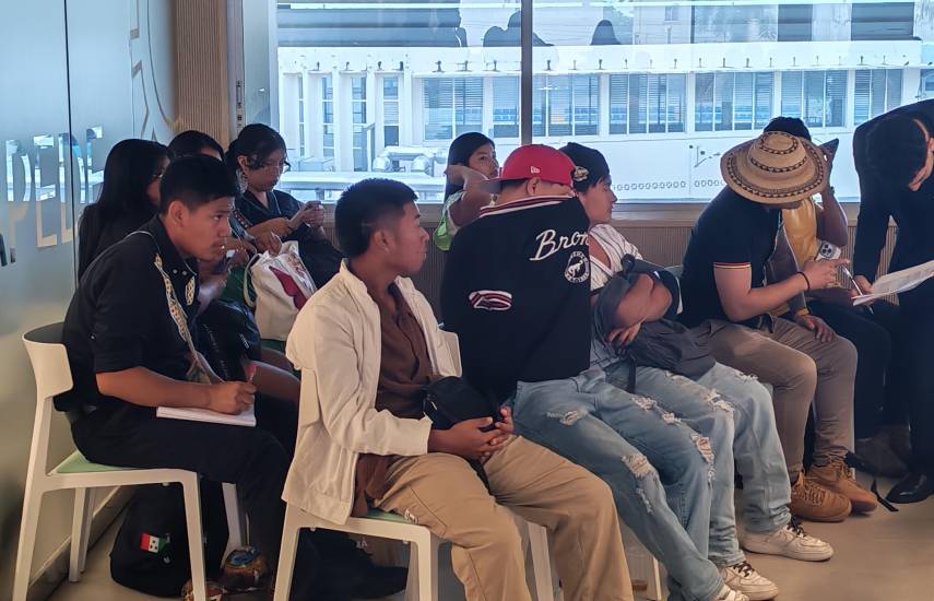 Jóvenes de comarcas se capacitan en inteligencia artificial y ciberseguridad