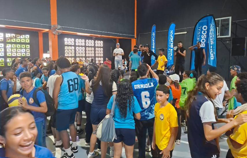 Primeros Juegos Deportivos Estudiantiles en Don Bosco
