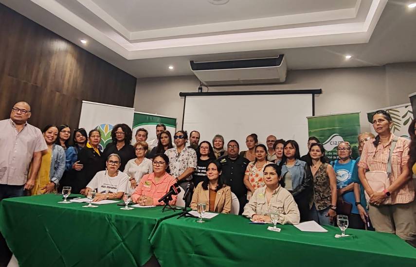 A. Rodríguez | Miembros de la CIAM y Adopta Bosques con otras entidades ambientales.