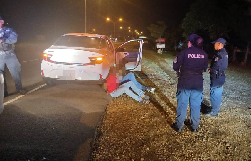La policía detiene a tres personas tras frustrar presunto hurto en cooperativa en Guararé