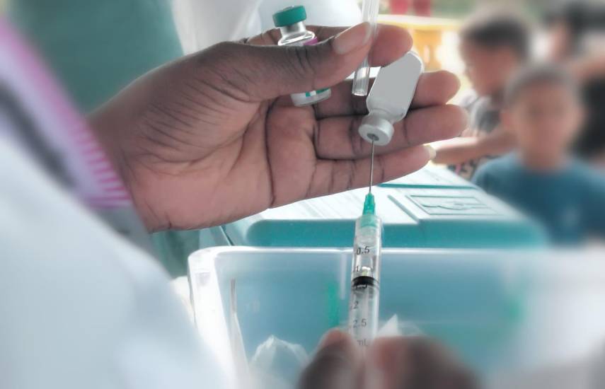 Inicia la vacunación contra la influenza en todo el país