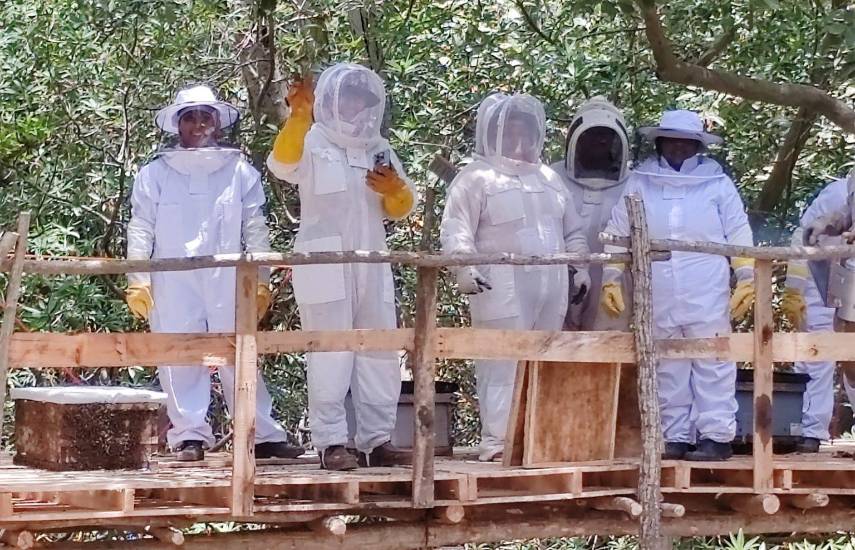 Cortesía | Expertos durante el recorrido.