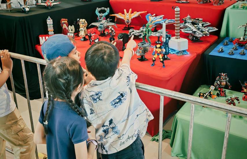 Brick Fest despierta la curiosidad por los juguetes de LEGO y maravilla a los panameños