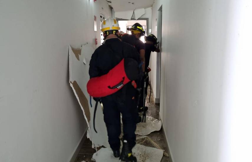 Continúa investigación para determinar causa de explosión en edificio de Obarrio