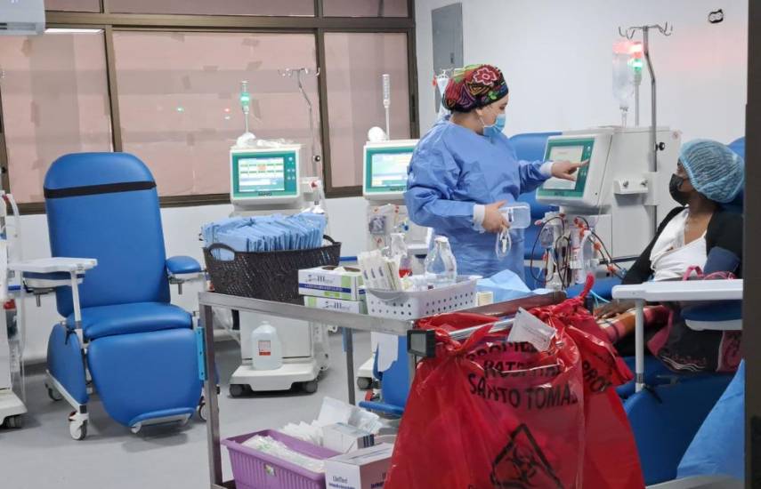 Inauguran sala ampliada de hemodiálisis en el Hospital Santo Tomás